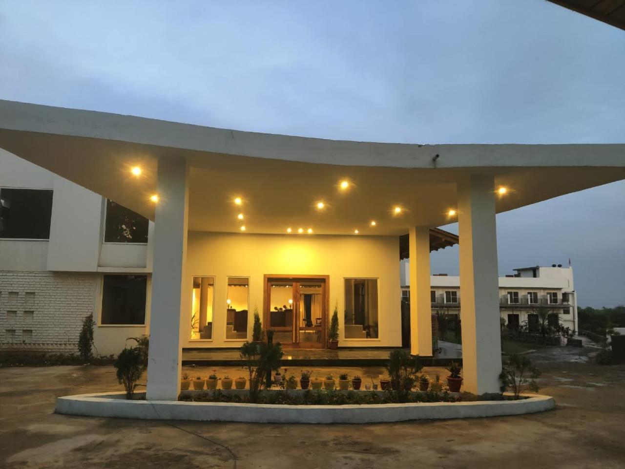 Evara Spa & Resort Rāmnagar Exterior photo